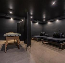 5 bedroom villa with pool near Crikvenica, sleeps 10